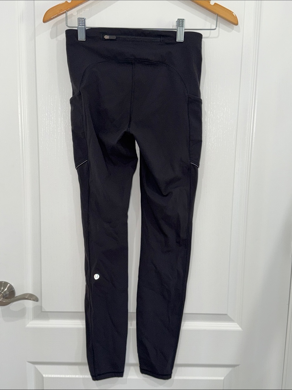 Lululemon Speed Up Tight 28" in Brushed Full-On Luxtreme Black Athletic Leggings